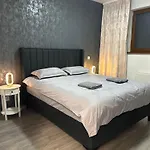 Alex Mnl Lux Free Parking D12