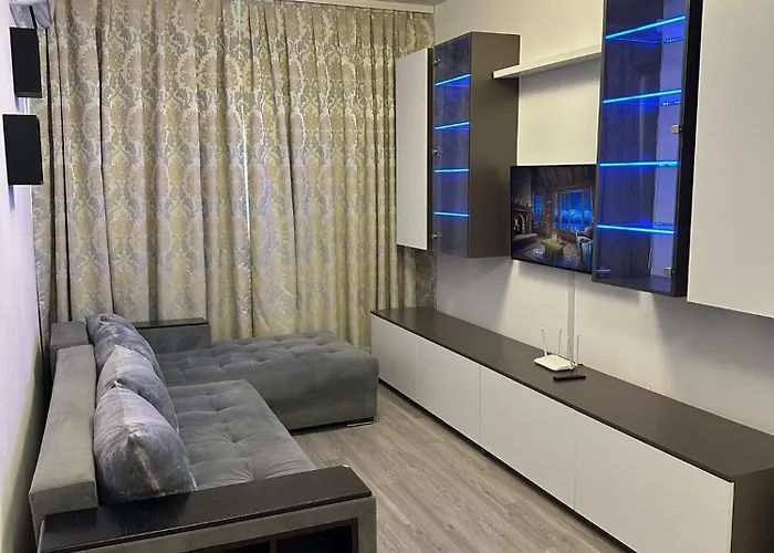 Alex Mnl Lux Free Parking D12